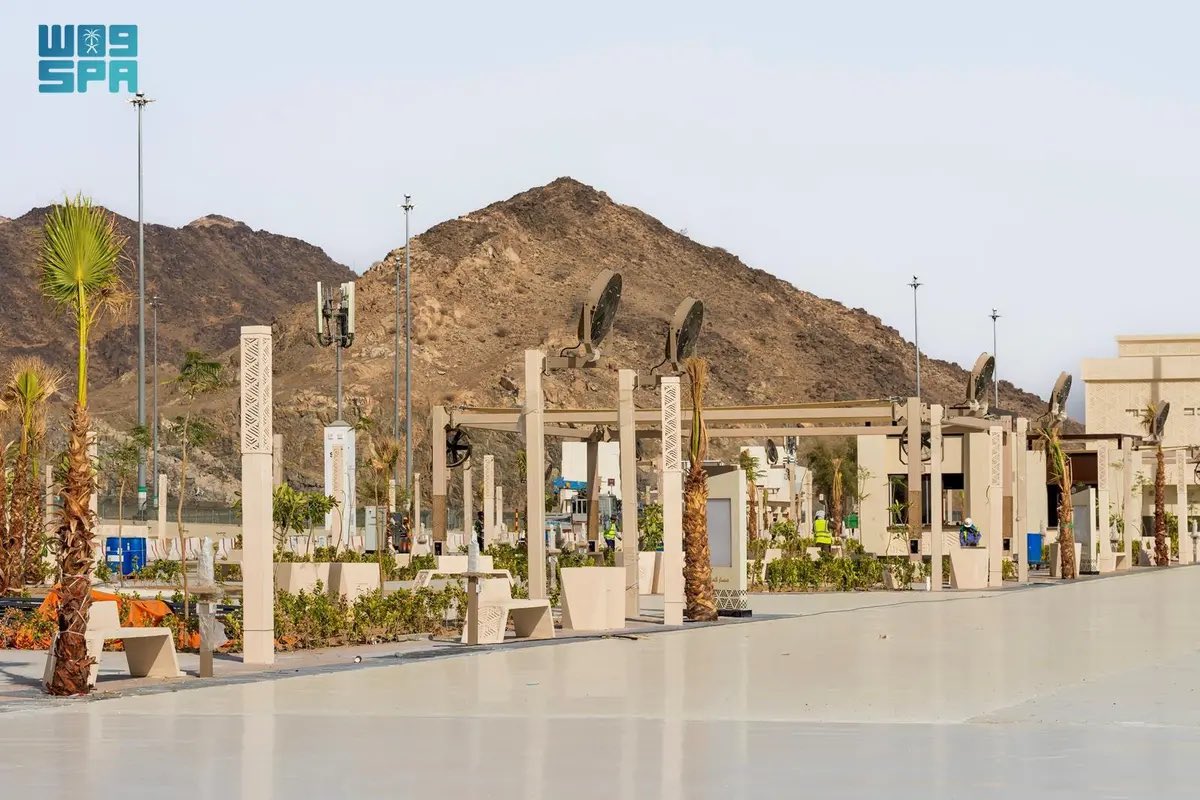 "الهيئة الملكية لمدينة مكة المكرمة والمشاعر المقدسة"
تُطلق "مسار كدانة" في مزدلفة
..يضم:
•مسارًا مزودًا بأرضيات مطاطية على مساحة تتجاوز (150,000) م2
•ممشى مجهز بمعايير عالية
•مسار مخصص للعربات يُسهِّل تنقل كبار السن وذوي الاحتياجات الخاصة
 •مساحة مخصصة للمحال التجارية