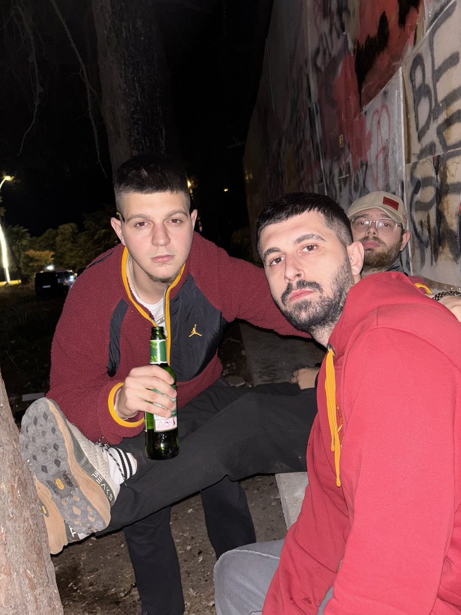 Bu adamlara yazılk ey Cimboooooom