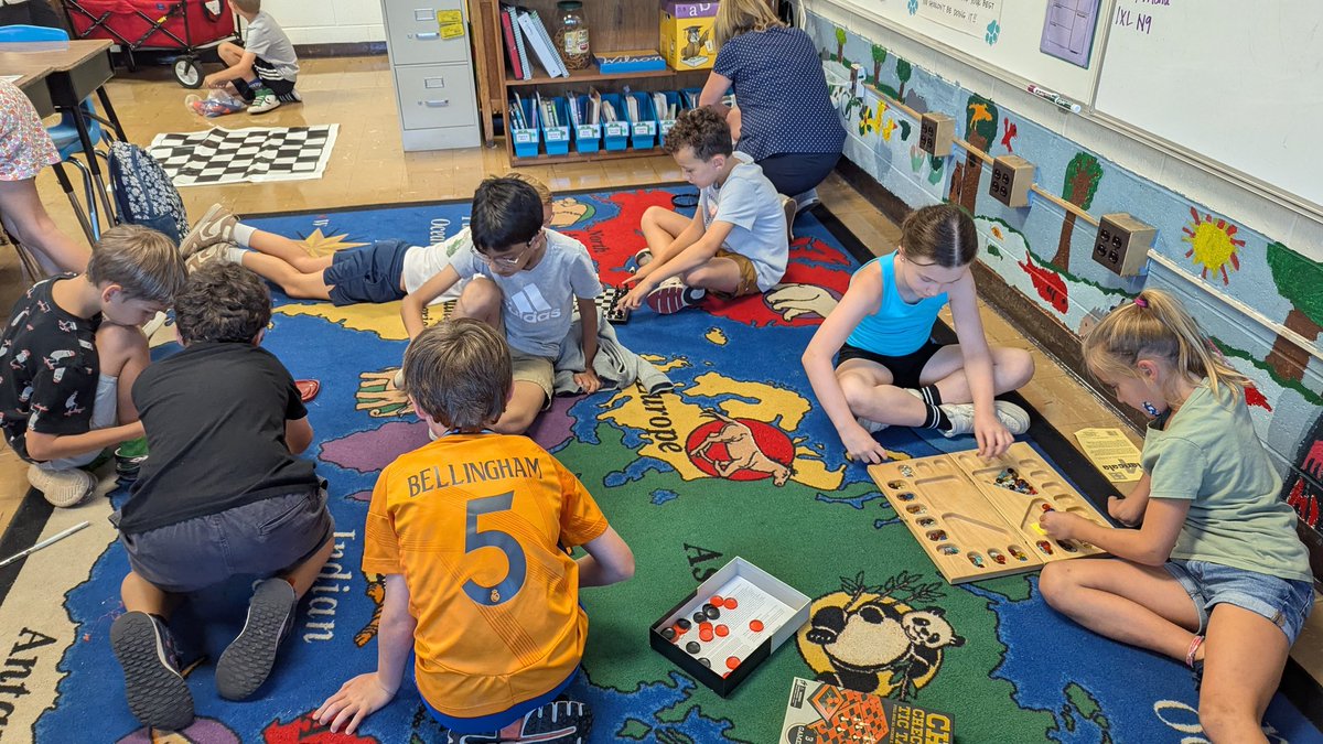 No rain = No indoor recess games. Pulled out some today as a reward for a hard day's work!
#BearTavernPride 🎲♟️🧩