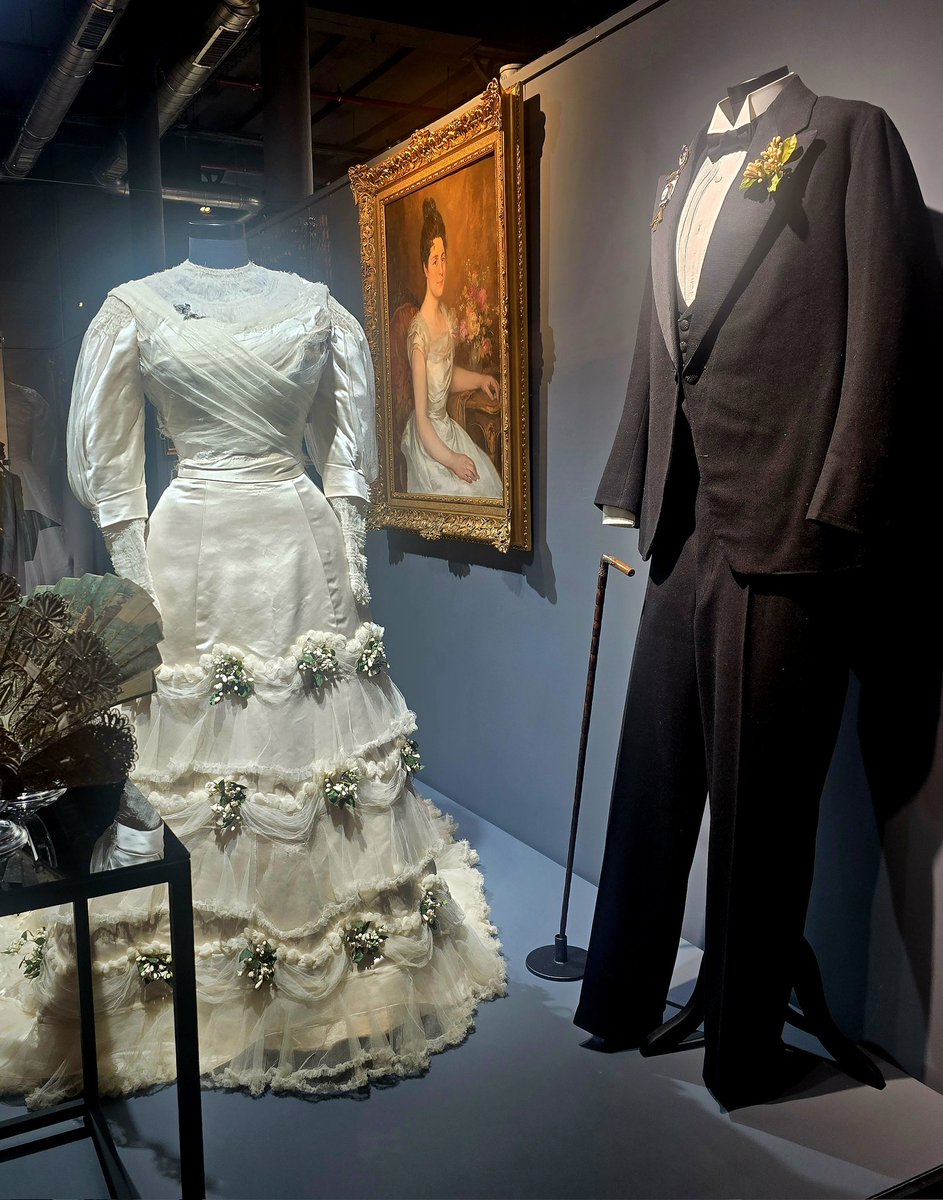 mpilar11's tweet photo. Barcelona té un nou museu, el #VictoriaMuseum, al cor del Raval. És un museu de vestits i complements del segle XIX i inicis del XX. Fundat per la ucraïnesa Victoria Lysenko, empresària i escriptora https://t.co/wJBT6yxblD