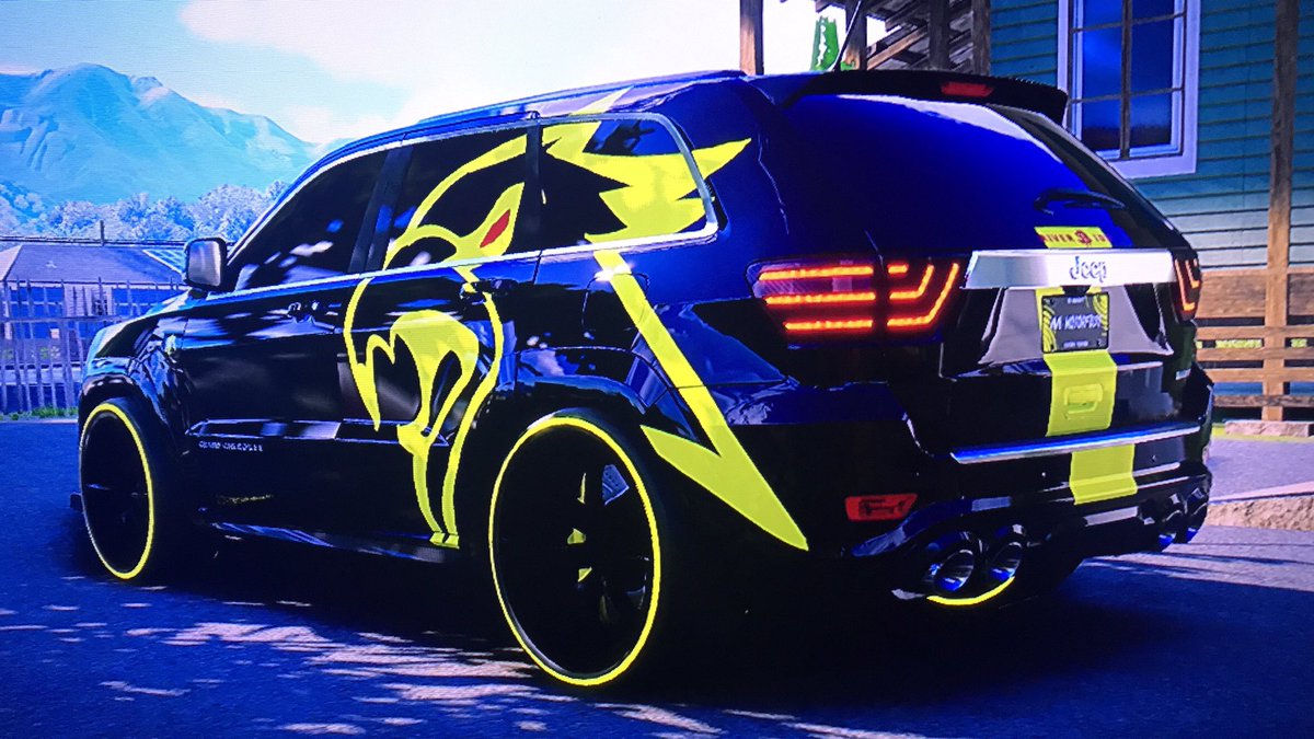 KingWolfRich1's tweet photo. Jeep Grand Cherokee SRT-8 And Replica TrackHawk SRT Mobile🔥👍#TheCrewMotorfest #JeepGrandCherokeeSRT8 #SUV #Moper #TrackHawk #Hemi https://t.co/W634yduiuc