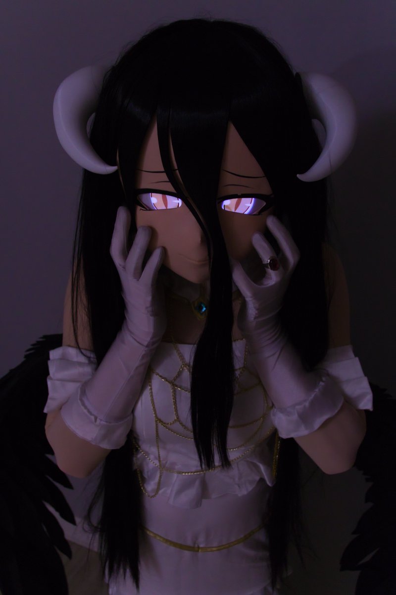 Come a little closer~ 
📸: <a href="/KarmaKig/">Kurikan</a>