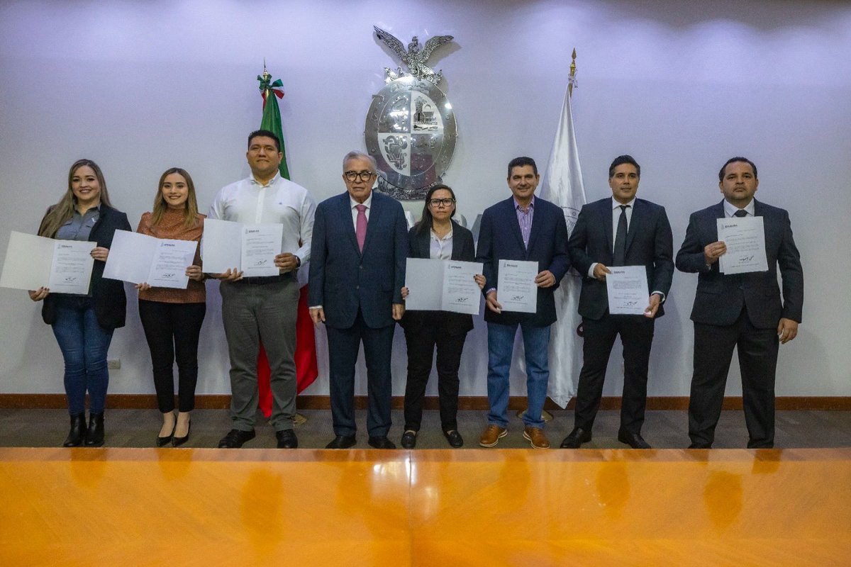 Hoy tomé protesta a nuevas y nuevos titulares en áreas estratégicas de nuestro gobierno: 

Pablo Francisco Bedoya Bañuelos, Jefe de Oficina del Gobernador, Cynthia Gabriela Gutiérrez López, Titular de la representación del <a href="/sinaloagobmx/">Gobierno del Estado de Sinaloa</a> en la Ciudad de México
Cuauhtémoc Chacón