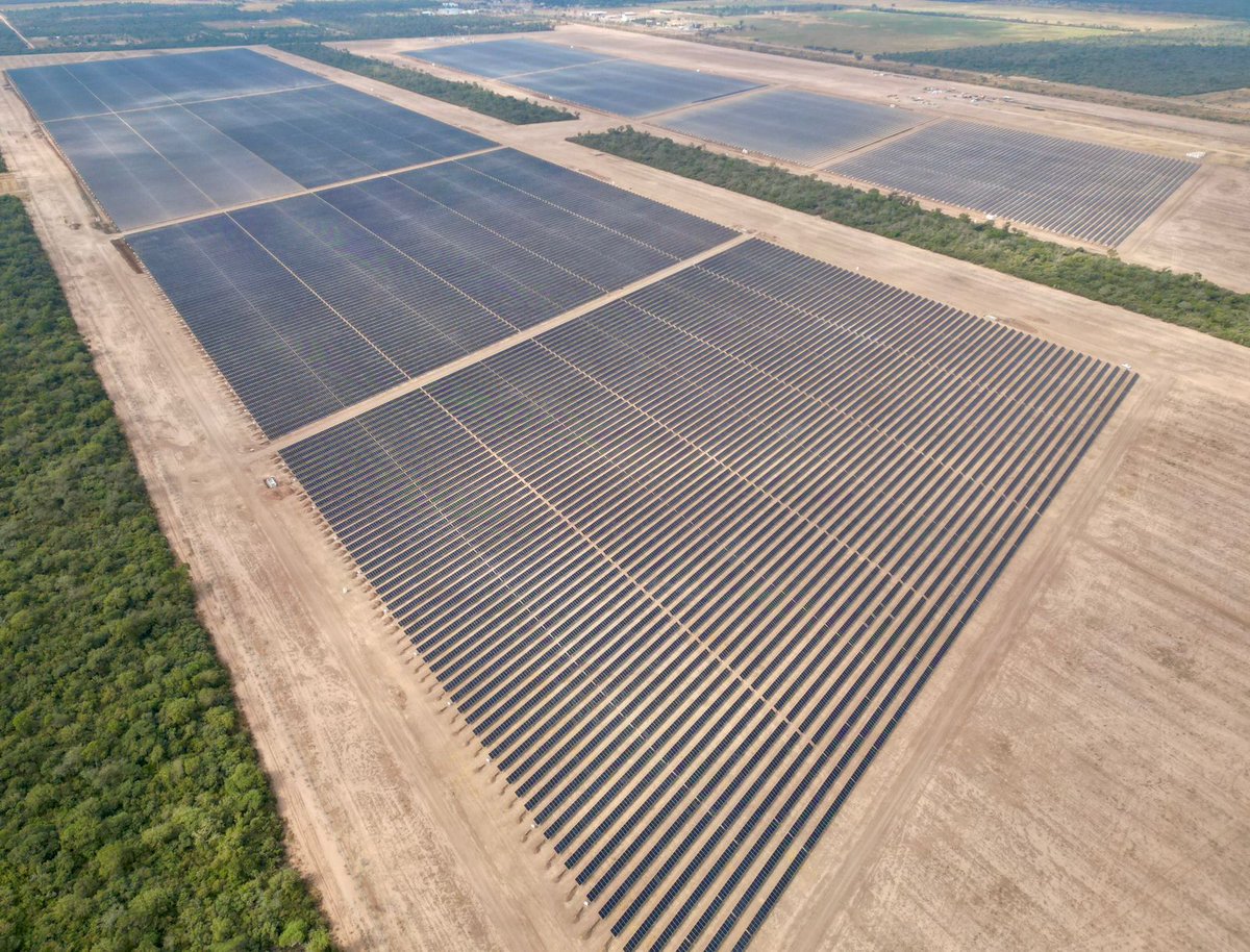 noticiero9ok's tweet image. ☀️ CHACO | La provincia ya cubre el 55% de la demanda eléctrica del interior con energía solar

👉 Pampa del Infierno, Villa Ángela, La Corzuela y La Perla integran el Sistema Argentino de Interconexión

📲 Más info: noticiero9.com.ar/15737-la-provi…

#Chaco #EnergíaSolar #Interconexión…