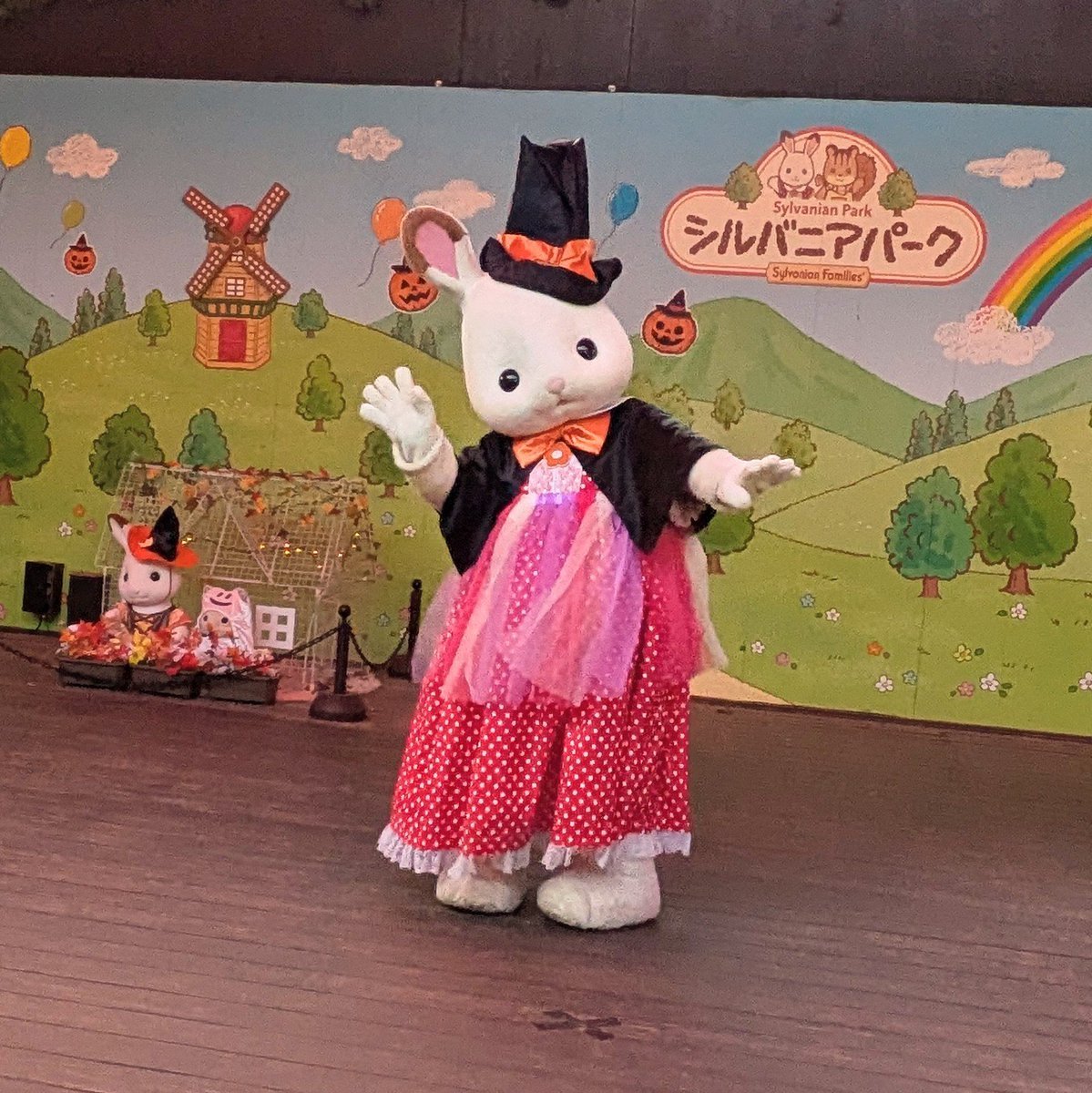 【ちぃちゃん】ハロウィンうさぎさん 🦇🎃🍭 🍭🎃🦇🍭♥🎃🦇🍭🎃🦇🍭 10がつ31にち🗓は💡 #ハロウィン