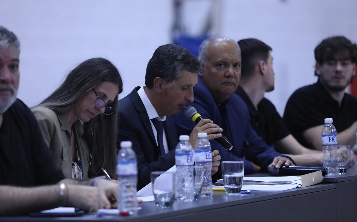 ➡️ CONFIRMADO💣
➡️ Lunes 18.30hs Asamblea extraordinaria. 
➡️ Costantino presidente de la transitoria hasta 2027.