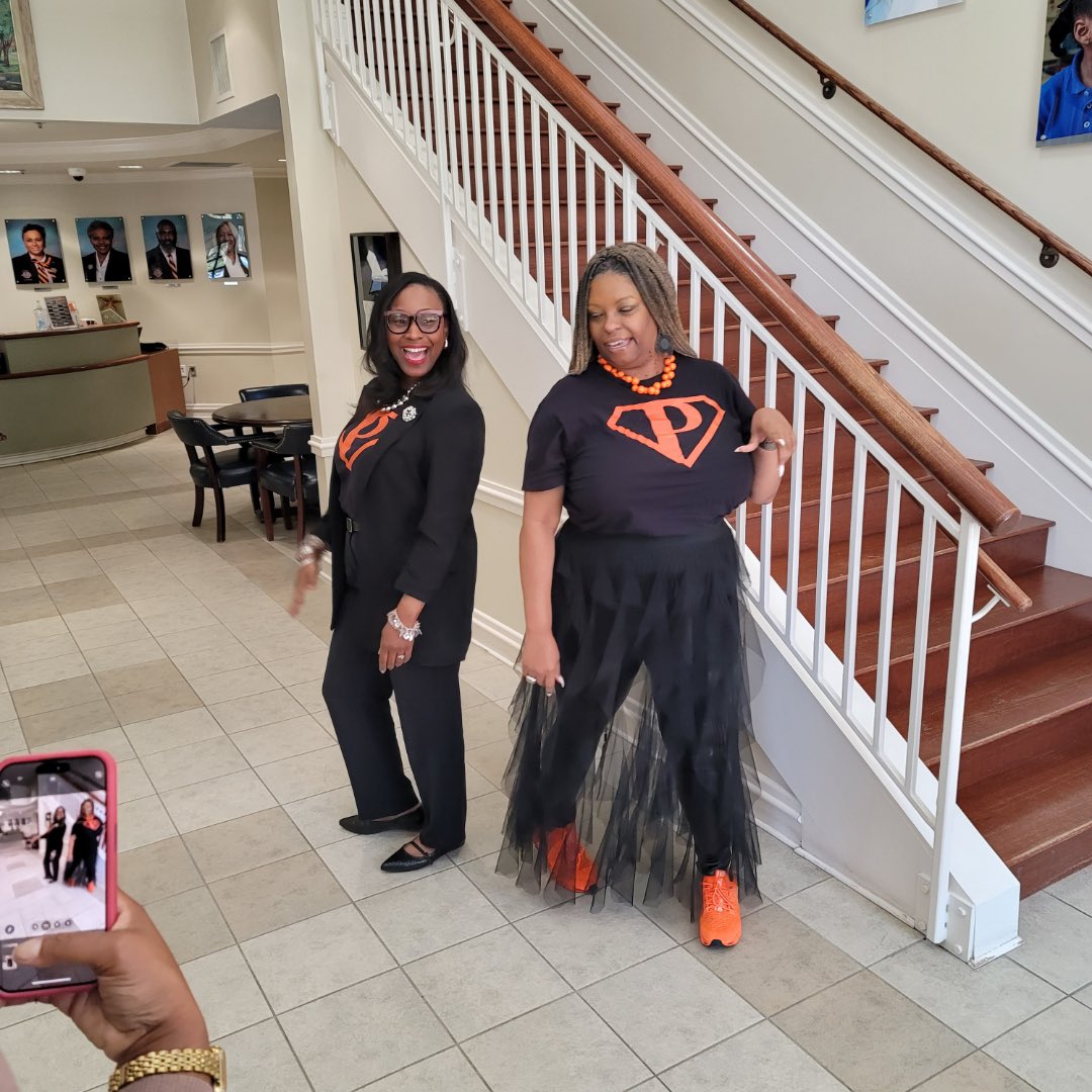 Real Heroes don't always wear capes. <a href="/CherishPipkins/">Cherish Pipkins</a> #learnleadroar 🧡🖤🦸🏽‍♀️