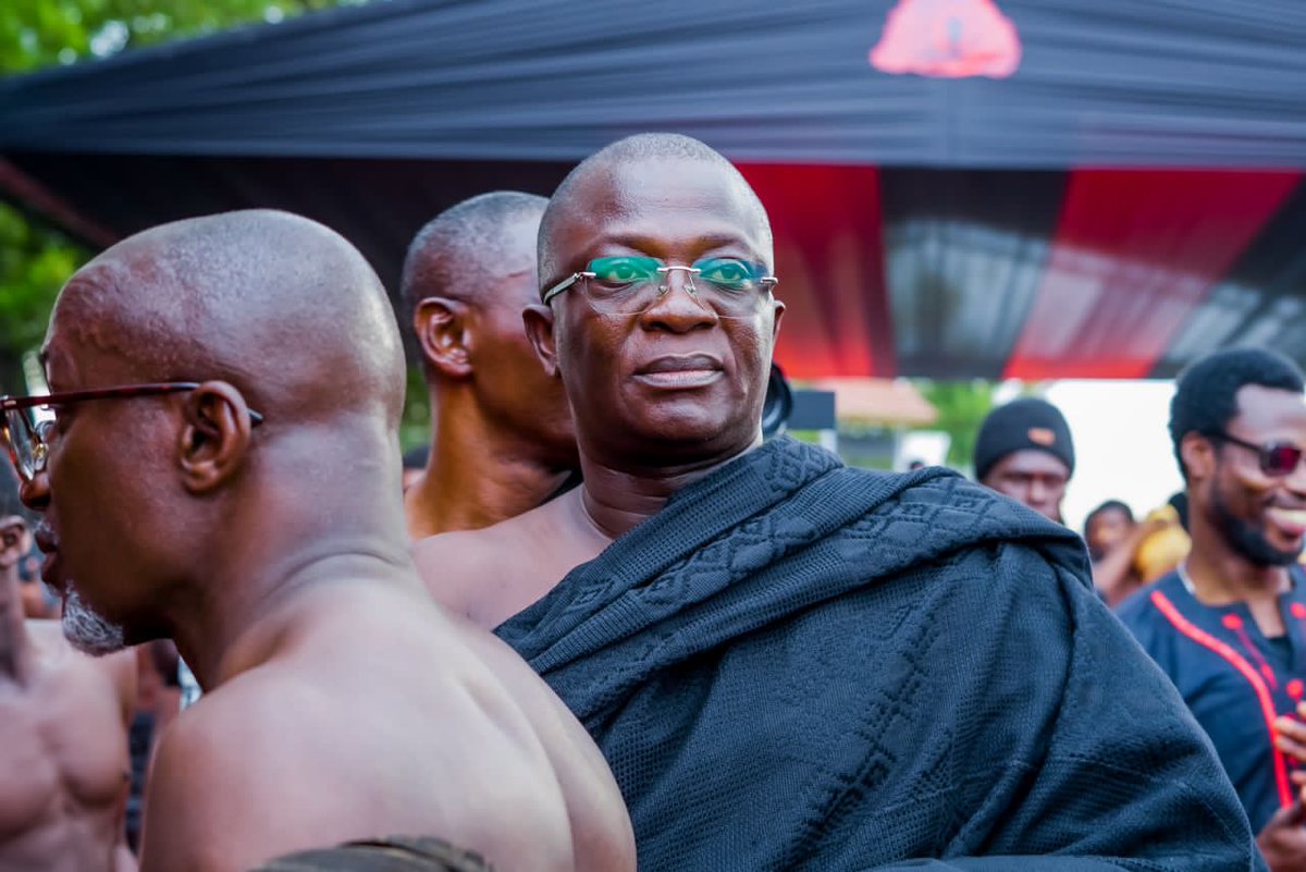 bacheampong_'s tweet photo. I joined Asanteman to bid a solemn farewell to the Asantehemaa. It was an honour to pay my respects and commiserate with our beloved Otumfuo Osei Tutu II and the entire Asanteman.  

Her legacy of grace, wisdom, and service will forever be remembered and will echo in our  tradition. May her soul rest in perfect.

#AsantemanMourns