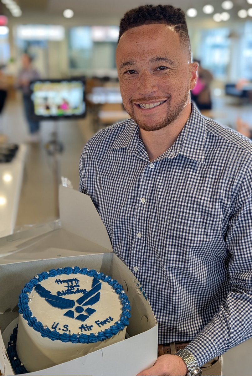 MikeFeggans's tweet photo. Since 1947, the @usairforce has led with airpower, innovation, and unwavering service to our nation. Serving 20 years in the Air Force changed my life, and I'm so thankful for that experience.
Happy Birthday U.S. Air Force!
#OffWeGo
#FlyFightWin https://t.co/hEWLq4hoHk