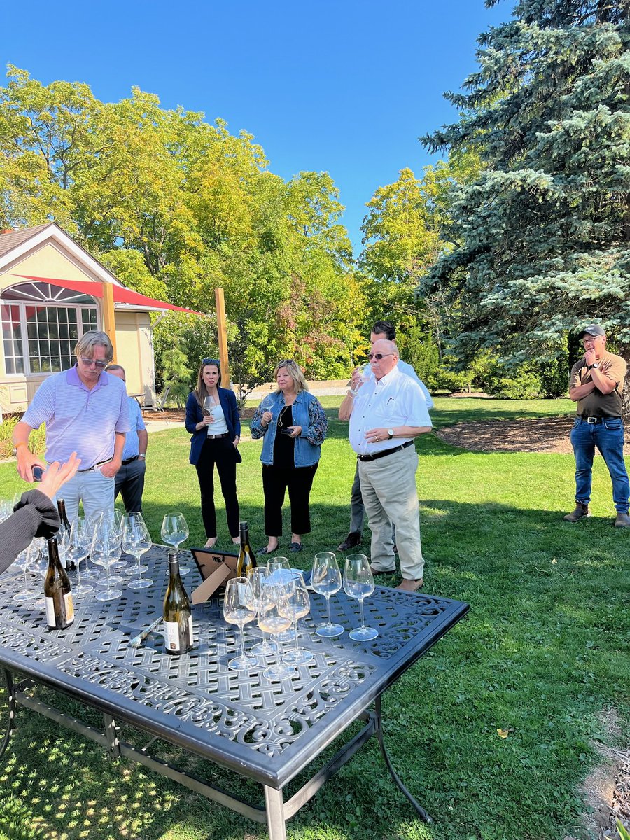 LisaThompsonPC's tweet photo. PA @BobBaileyPC and I joined Ministers @Andrea_Khanjin & @samoosterhoff with members of #TheCrush in #Vineland. From a #RuralEconomicDevelopment perspective, I found their business model, that focuses on a collaborative approach to sharing equipment & expertise/mentorship to help wine makers realize their business goals inspiring!
Great to hear directly about the opportunities & challenges in our wine & agriculture communities.