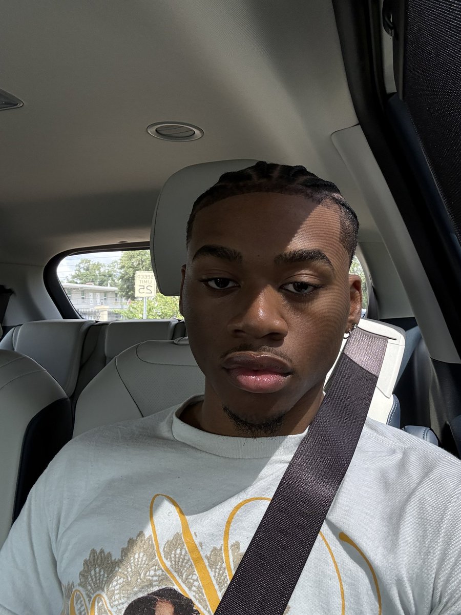 itzmannylee's tweet image. 