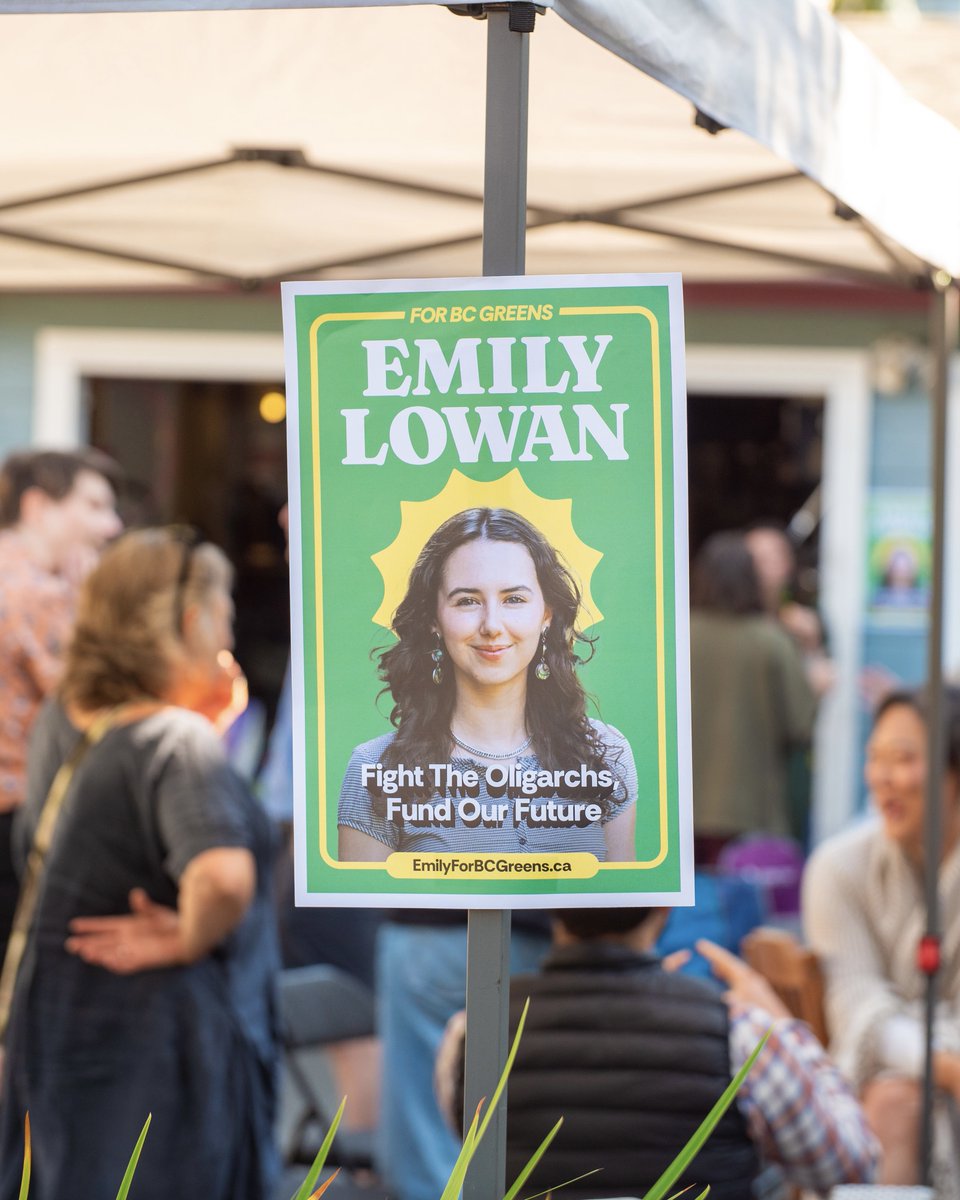 Emily_Lowan's tweet photo. It has been such a pleasure to bring so many incredible, passionate minds into our campaign. #bcpoli #emilyforbcgreens #voteEmily #voteNow (2/2) https://t.co/Mk72kuApO7