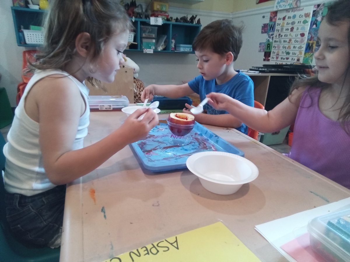 BrainyKidsPlace's tweet image. Last week we learned about our anger emotion and what better way to understand it than to see what happens when we hold onto our mad emotions for to long and it explodes (baking soda and vinegar in an apple)

#BKP
#SeeingIsLearning
STEM