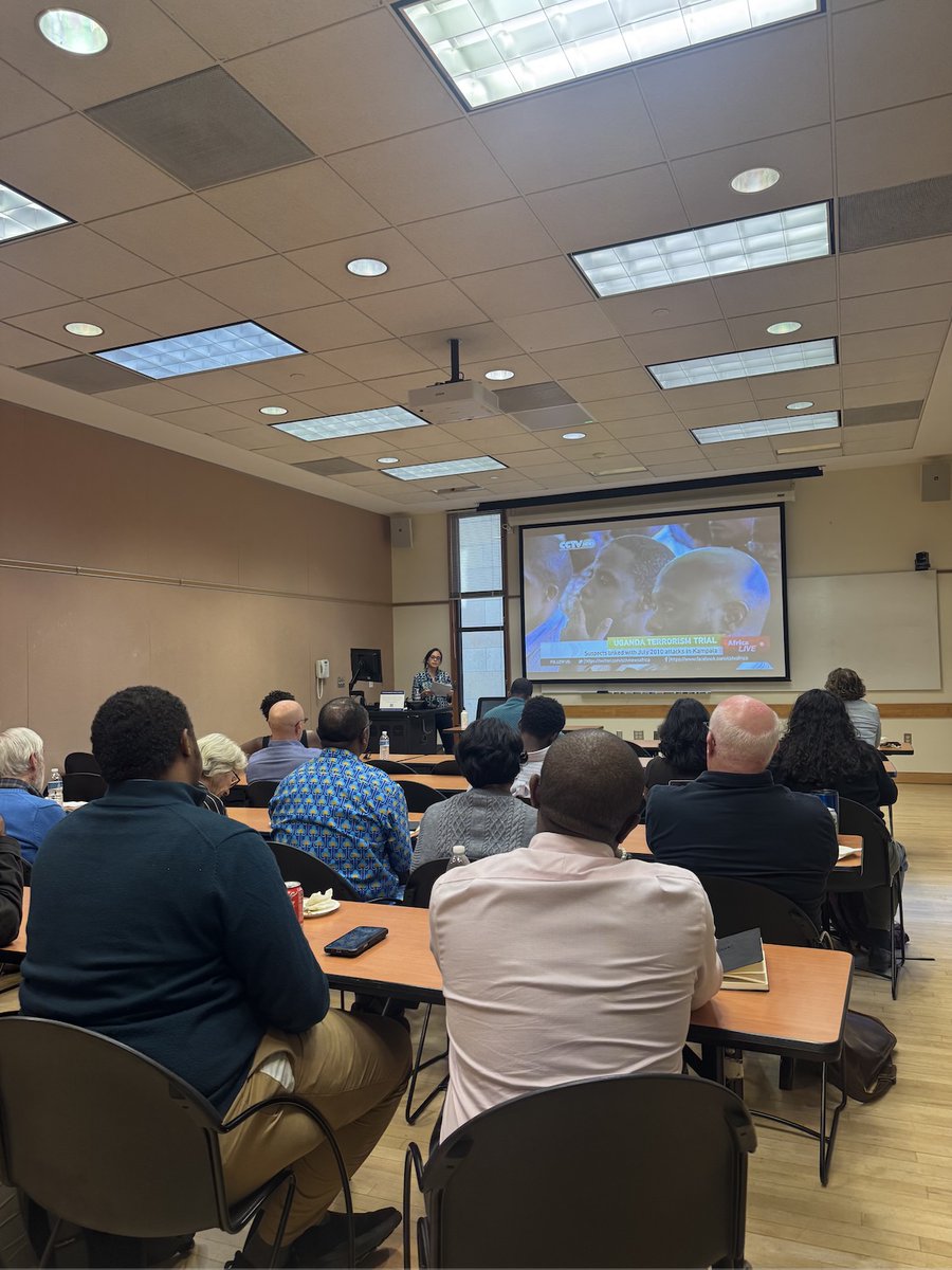 Yale_CAS's tweet photo. Thank you Samar Al-Bulushi for providing such an engaging presentation and discussion last Wednesday!

@YaleMacMillan 
@samar42 https://t.co/Qo0dIh20zG