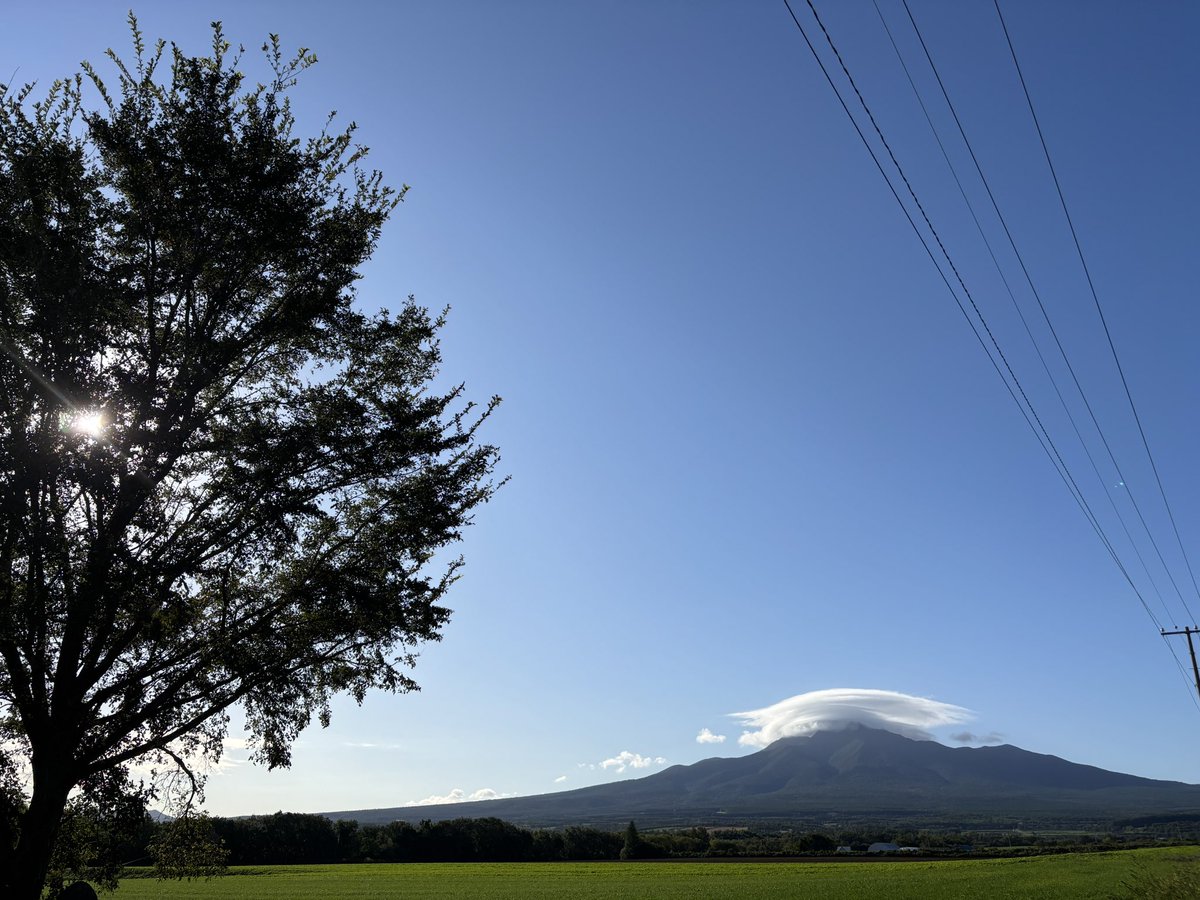 Ryuko24941520's tweet photo. 気温16℃晴れ☀️
予想最高気温20℃
秋が近づく知床斜里
いくら美味かった🤤
まだ残ってるので昼も🤤
今日の山と今朝の福
良き日になりますよう
福が訪れますように🙏 https://t.co/dk5KRrL2g3