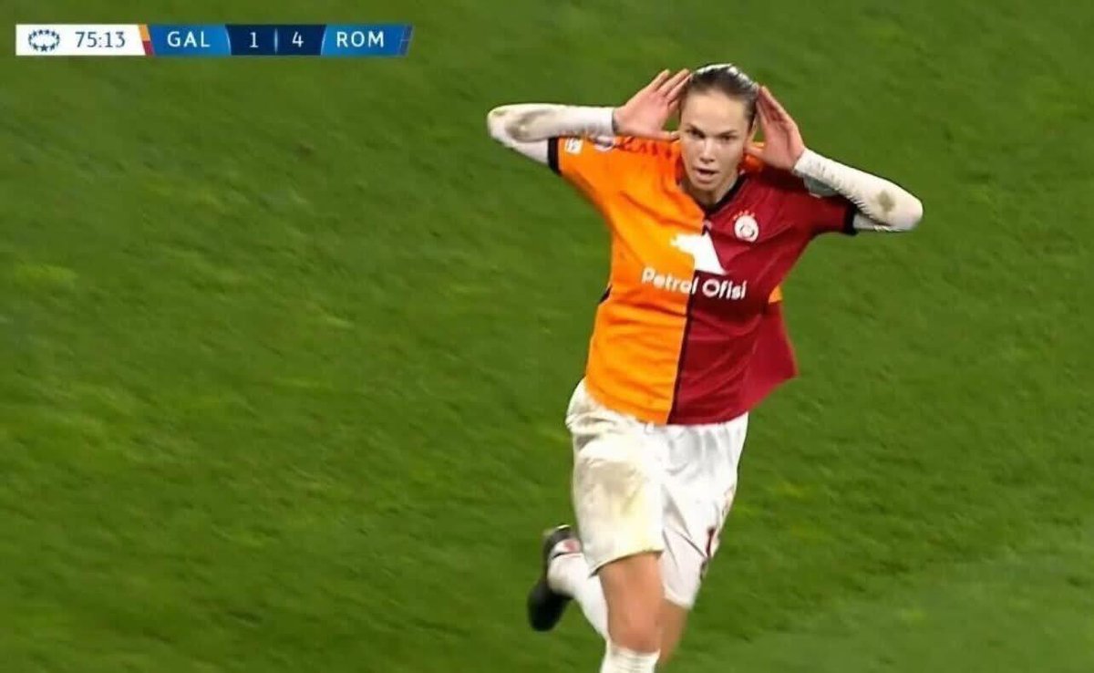 Lambo_mcheezy's tweet photo. @GBarca_ Palmer after scoring against Bayern https://t.co/FO4B5jOSJA