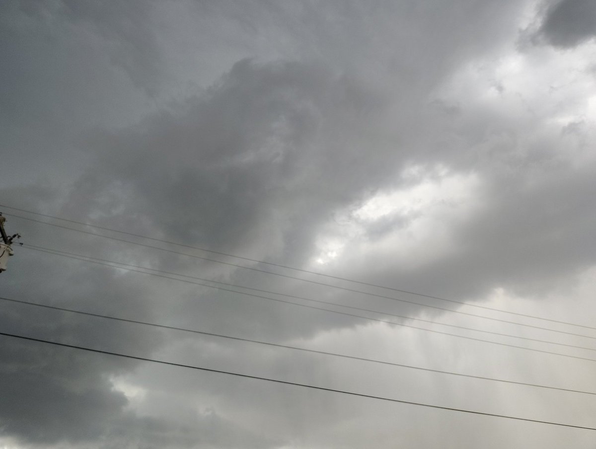 ArkansasQueen77's tweet photo. Storm off Robinson I was lucky to get a lightening shot! @4029Darby https://t.co/55cLbNvKEC