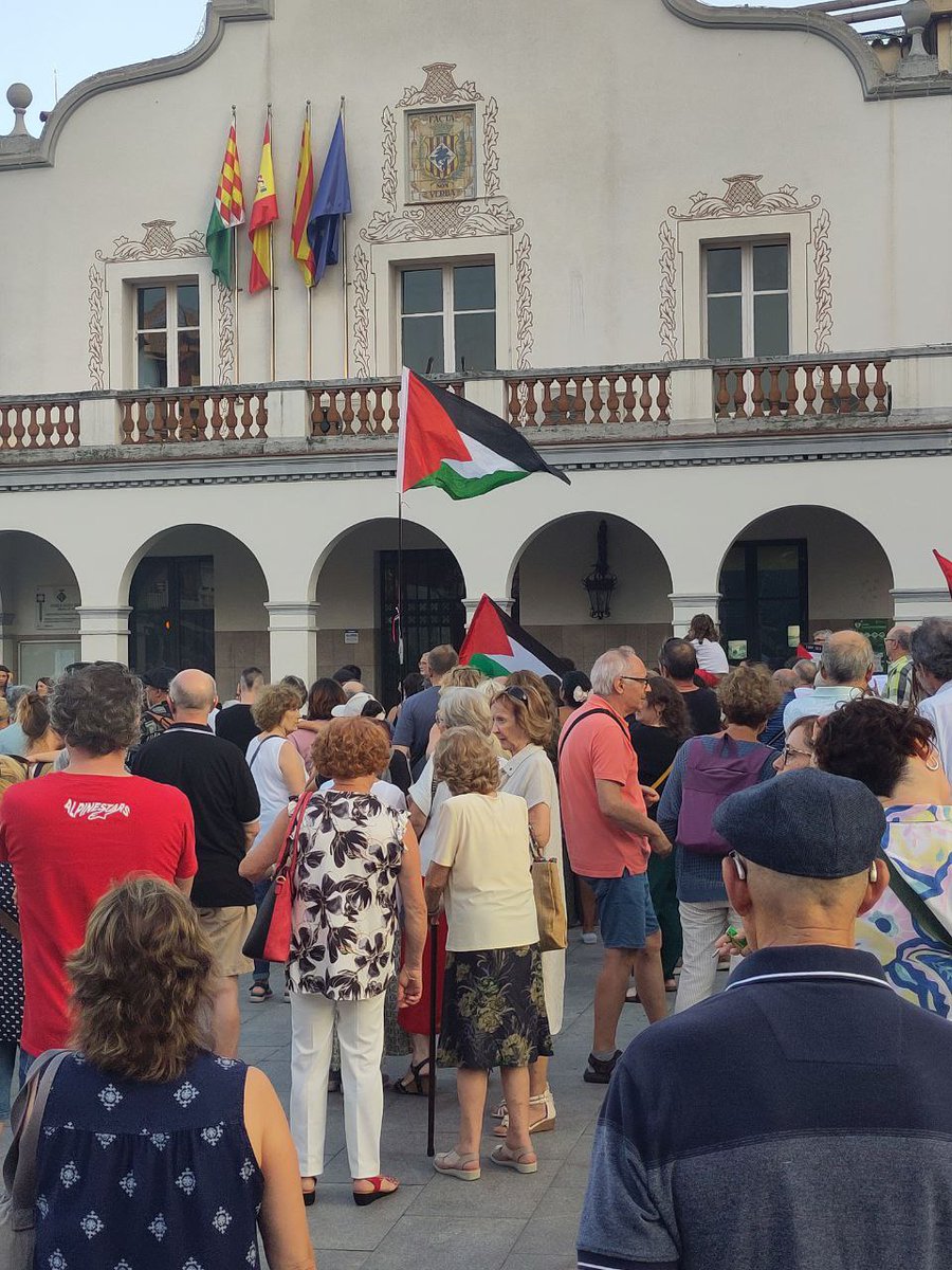 #Cerdanyola al costat del poble de #Palestina.
Aturem el GENOCIDI de #Gaza.