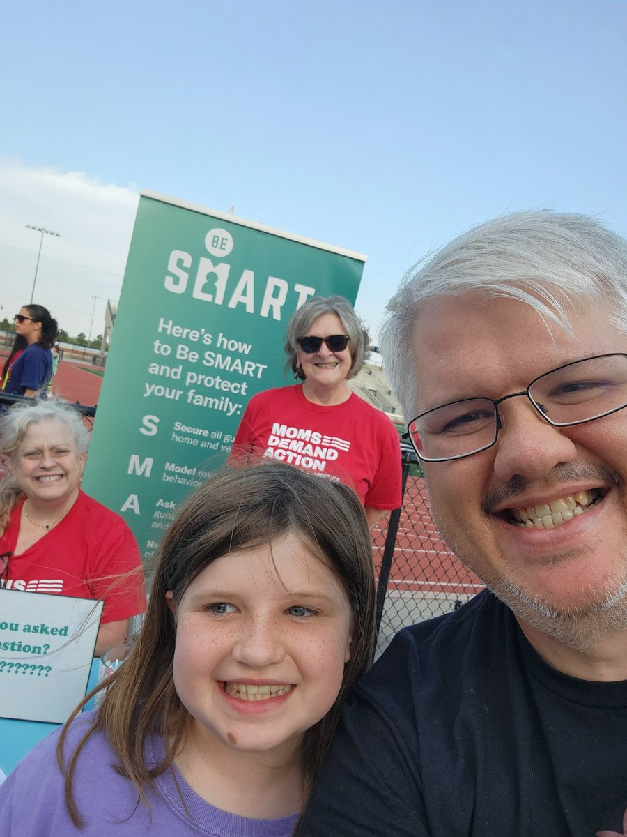 Kurtis_Krause's tweet photo. We tried to get everyone together tonight at our 1K for Suicide Awareness and Prevention but had to take a couple pictures and we still didn't get everyone. It was a good turnout and event for Humble ISD. So many lives have been affected by suicide. @HumbleISD_OFE https://t.co/IQq5oigq51