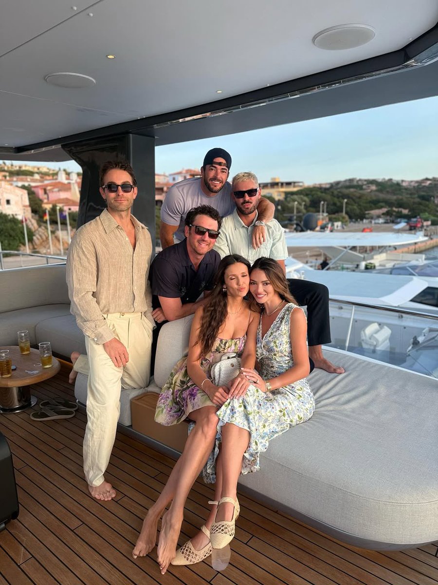 BuzzingPop's tweet image. Nina Dobrev, Chace Crawford, Zac Efron, Miles and Keleigh Teller vacationing on a yacht in Italy. 🛥️
