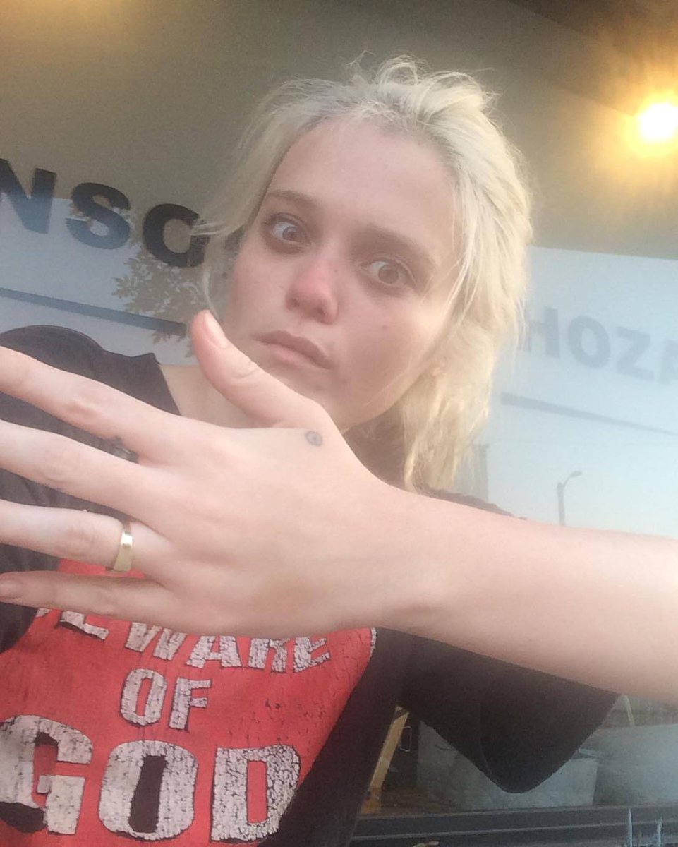sky ferreira archive (@skyarchirve) on Twitter photo 