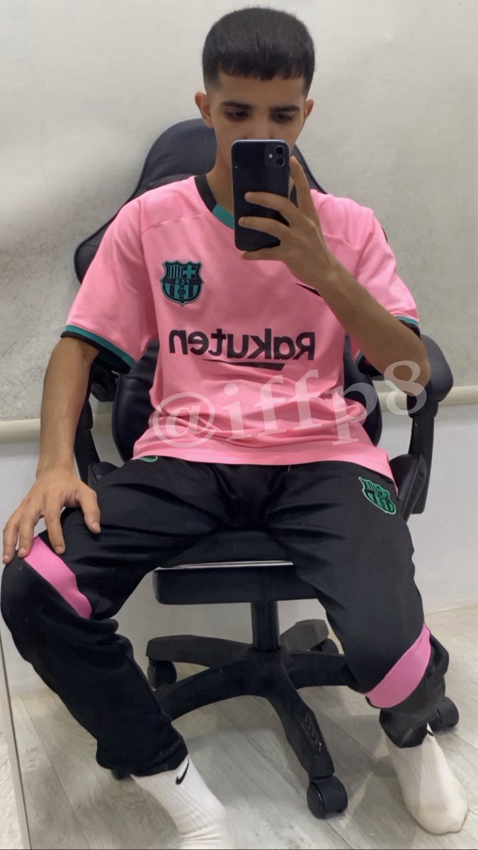 دعس اندية البريمرليغ مو جديد
مبروك كوليز 💙❤️!