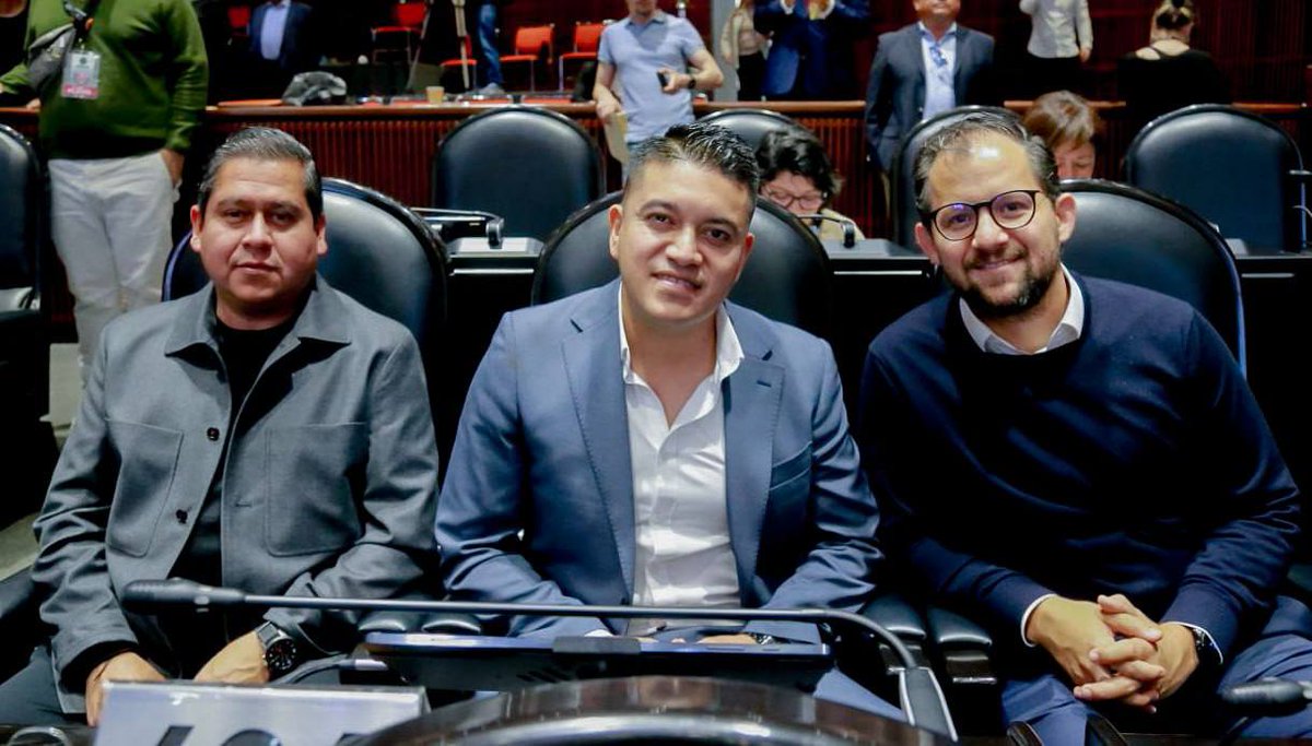 JZavalaGt's tweet photo. Me dio mucho gusto platicar hoy con mi compañero y presidente del Consejo Estatal de Jalisco, @TecutliGomez y @EdgarGonzalezMC, presidente municipal de Lagos de Moreno.

Lagos ha sido un referente de los Buenos Gobiernos de Movimiento Ciudadano. Con este equipo, así seguirá siendo.