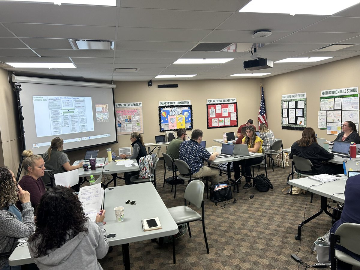 Jess_hannigan's tweet image. Taking Behavior Solutions to the amazing educators from the North Boone School District in Illinois! #behaviorsolutions Thank you for your amazing leadership @karineri_curr ! @SolutionTree @JohnHannigan75