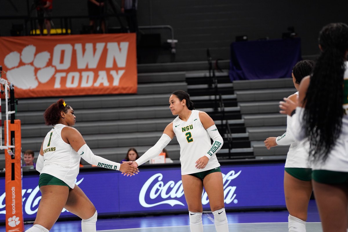 Big Orange Bash day 1 in the books📚

📸: Andrew Fostvelt

#GoldStandard🔰