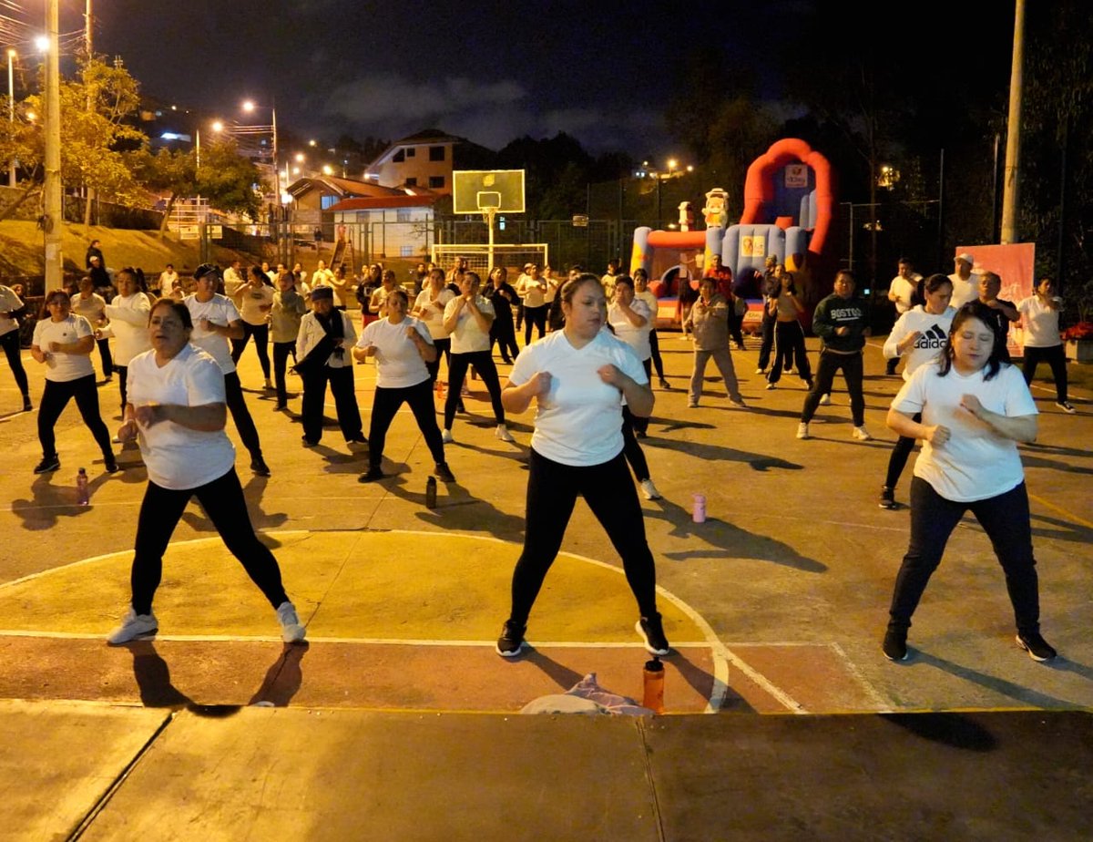 AzuayPrefectura's tweet photo. ¡Qué bakán! 👌

▶️ Llegamos con el proyecto #FitBox al barrio La Floresta II, en Cuenca. 😉

Un espacio súper cool para fortalecer el cuerpo y la mente. 💪🧠

#LaPrefecturaDelDeporte
#JotaLloretPrefecto
#AzuayPrefectura
#AzuayExtremo https://t.co/7uDQSFiv9c