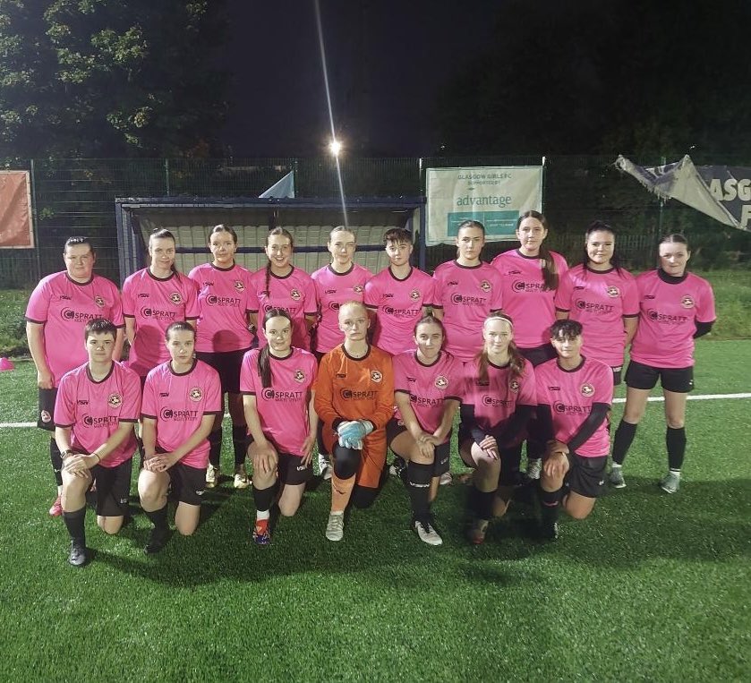 HoustonUtdGirls's tweet photo. Glasgow girls 2-6 Houston u18’s
A great team performance from our girls tonight sees them back to their wining ways after a tough run of games. https://t.co/UepPL96hDU
