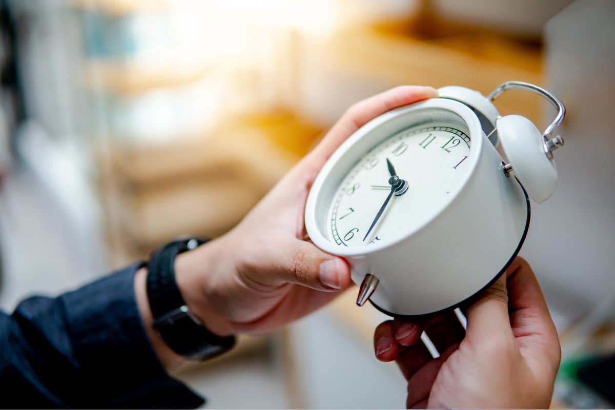 torinomarques's tweet photo. O inverno acaba dia 22 e o governo pensa em voltar com o horário de verão ☀️
Nunca foi unanimidade: para alguns, mais sol; para outros, só um sacrifício ⏰
2016/17 → R$159 mi economizados. 2018/19 → 64,7 mil MWh. O impacto já é pequeno 🇧🇷
Vale a pena?

Será que vale a pena? https://t.co/LS5pRKGVqk