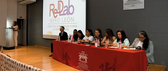 suj_contigo's tweet image. #SUJContigo

La @IberoLeon presentó #ReDLab; un proyecto que busca visibilizar y fortalecer las luchas colectivas frente a las desapariciones, de la mano de colectivos, personas buscadoras, instituciones académicas e instancias gubernamentales.

Más🔗acortar.link/f988C9