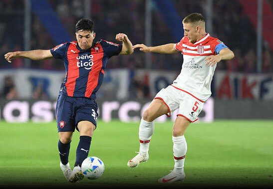 #EDLP con 4 cambios visita a #Flamengo por la ida de 4tos de #CopaLibertadores: Muslera; Gómez, Núñez (x G. Pirez lesionado), Rodríguez, Arzamendia; Piovi (x Sosa), Amondarain, Ascacíbar; Medina (x Castro); Farías y Carrillo (x Palacios)