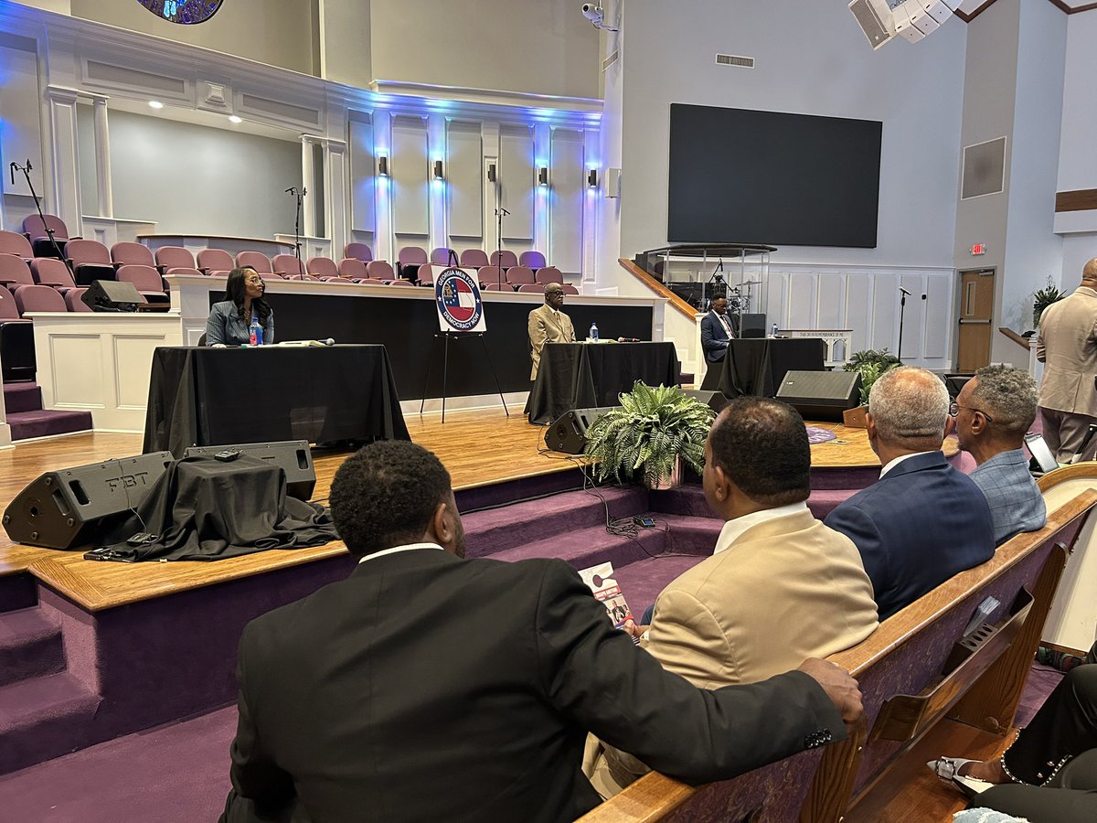 Candidates for South Fulton Mayor are debating tonight at Enon Baptist Church. Carmalitha Gumbs, Bill Edwards and Joseph Adeyemi are on the stage. They were top 3 in fundraising as of June. Current mayor Khalid Kamau is not here. <a href="/FOX5Atlanta/">FOX 5 Atlanta</a>