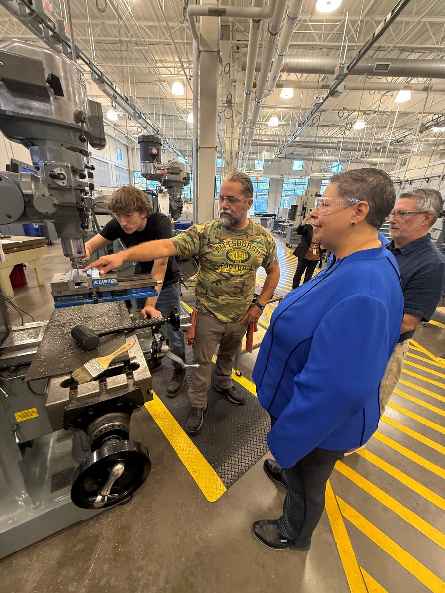 CT State Asnuntuck tweet media