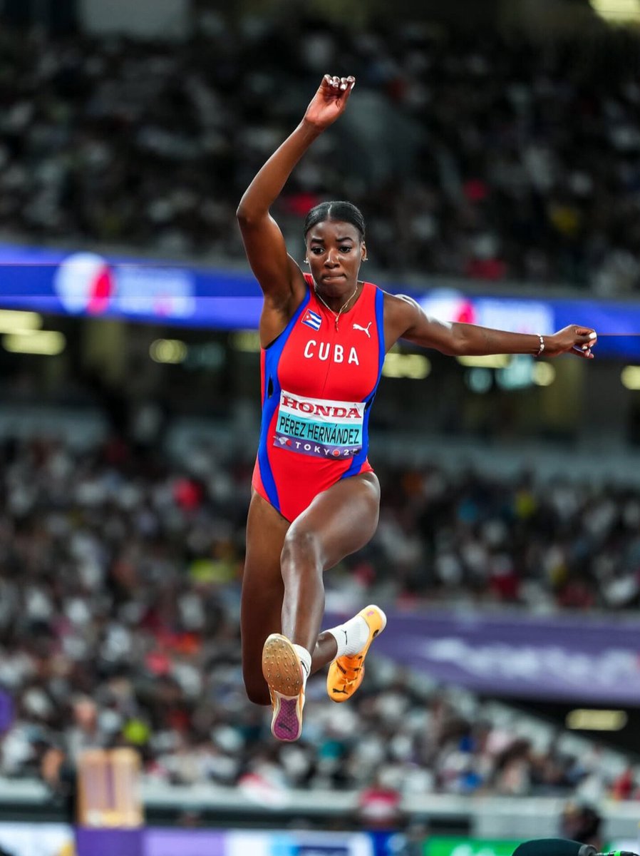 El orgullo de #Cuba tiene nombre de mujer. Oro para Leyanis Pérez, pinareña de 23 años, quien se llevó el título del triple salto en el Mundial de Atletismo. Felicidades campeona por tu talento, resiliencia y por consolidar el nombre de la Patria en la historia de esta prueba.