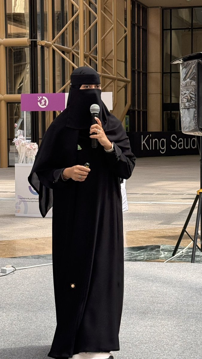 لحظة فخر لا تُنسى في <a href="/sidmc_sa/">SIDMC expo 2026</a> المعرض السعودي الدولي للتسويق والتجارة الإلكترونية، من تقديم ورشة عمل وجلسة حوارية إلى استلام جائزة أفضل متجر سعودي. كل خطوة هي إنجاز، وسعيدة جداً بكوني جزءًا من هذا النجاح مع متجر لولماس ❤️
