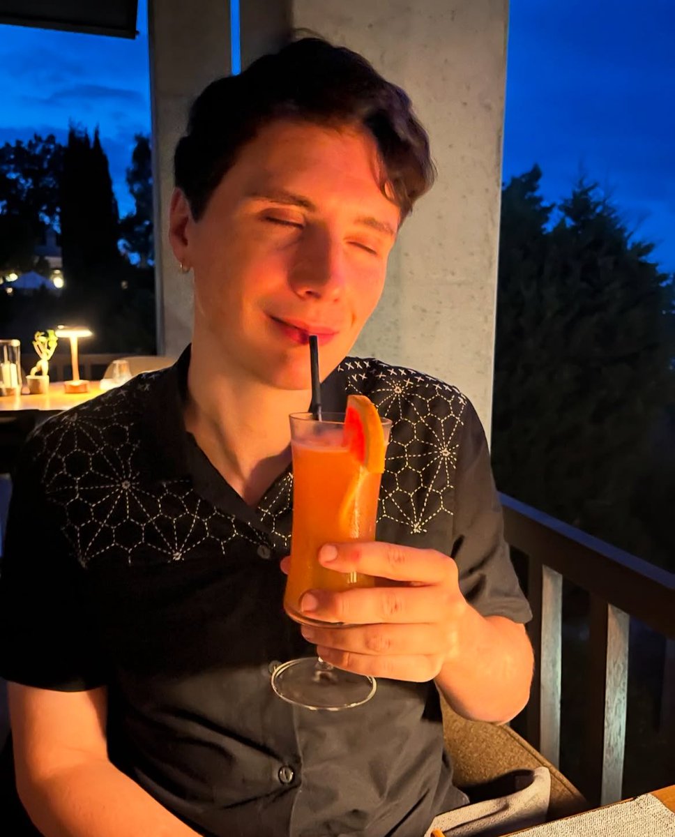 🚨 BREAKING NEWS ❤️

dan howell.