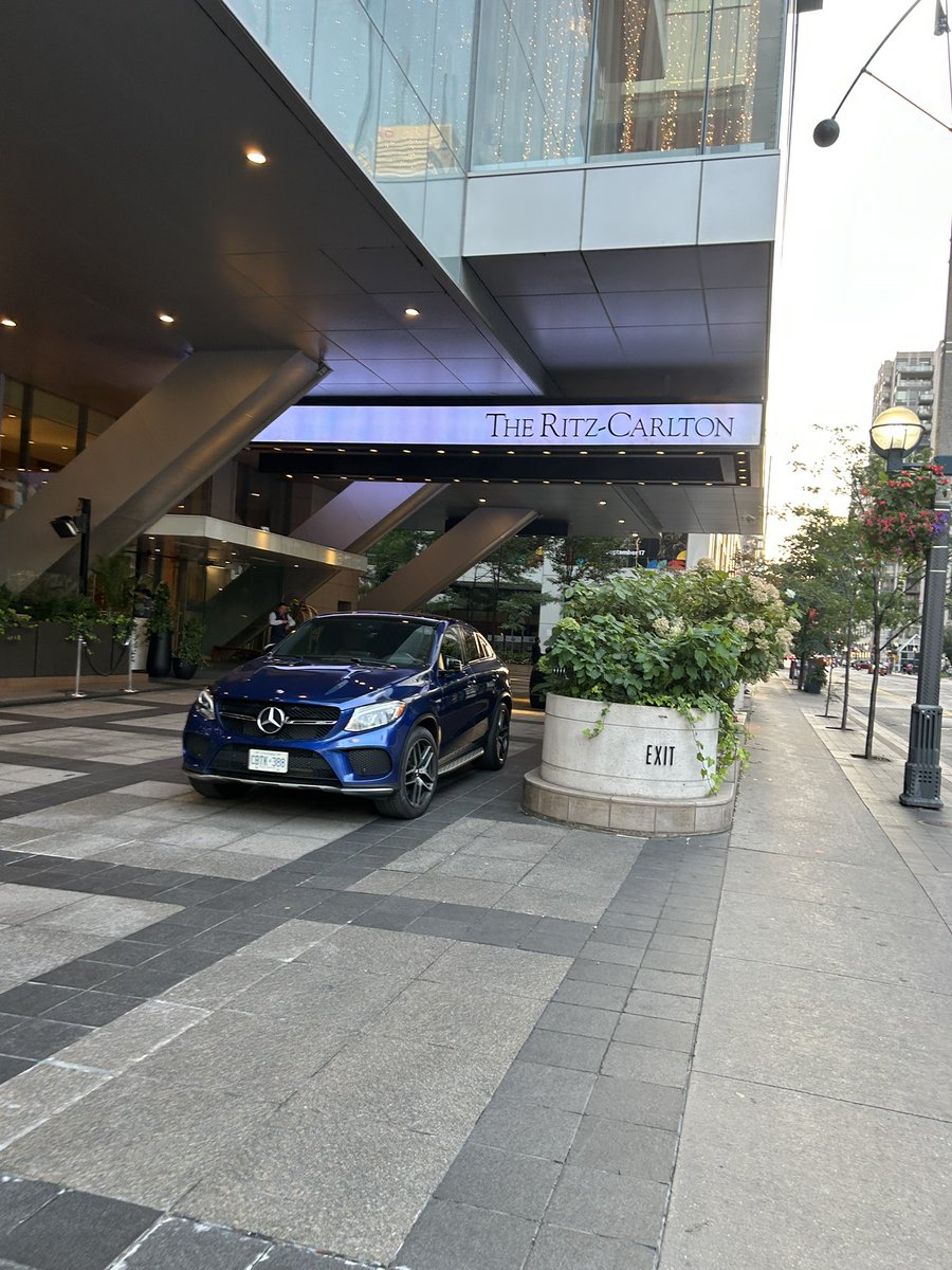 ... now this one I could see clearly from a distance!!