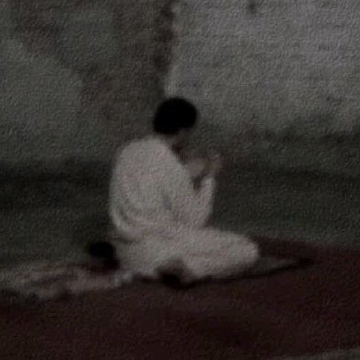 بين صحوة ضمير و بين ذنبٍ عظيم
جيتك التايب اللي ما صحى يوم تاب
ٰ
عين يا رب تدعيك : الغفور الرحيم
وعين يا رب تدري بك : شديد العقاب