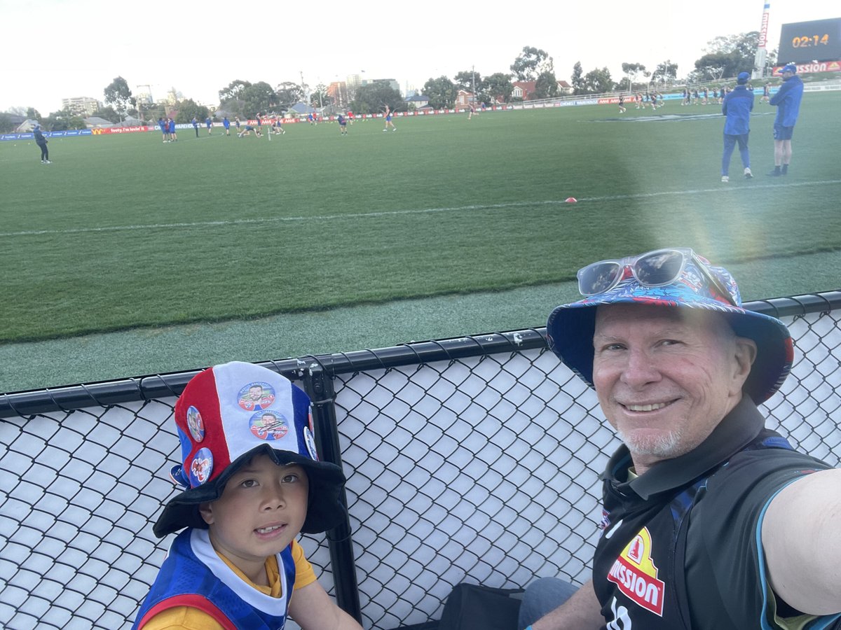 VFL pups* looked good to go for Sunday's big dance at Thursday arvo's training! 🐶🏆👏  Lessgo <a href="/FootscrayVFL/">Footscray Bulldogs</a> 

*with plenty of AFL support

#bulldogsfriendly #business #meetups