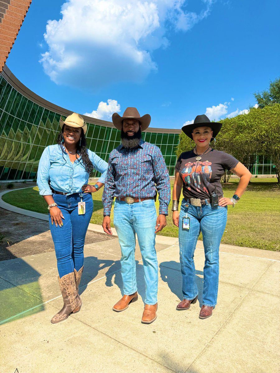 Wunsche leaders dressing in their best western outfit for Vaquero day in celebration of Hispanic Heritage Month! 🤠
