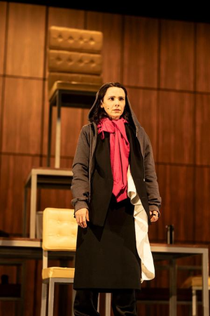 jornalhojeemdia's tweet photo. Estrelada por Débora Falabella, premiada peça 'Prima Facie' inicia temporada em BH
https://t.co/d4WTHcTupO
📷 João Caldas
#entretenimento #bh #cultura #teatro #espetáculo #primafacie #déborafalabella #ccbbbh #jornalhojeemdia https://t.co/Cqyvx6Ta4O