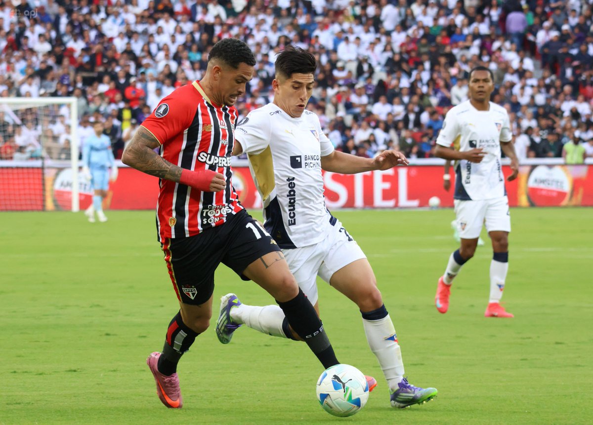 Final del partido en el Rodrigo Paz Delgado, #Ldu 2-0 #SaoPaulo 

#Libertadores