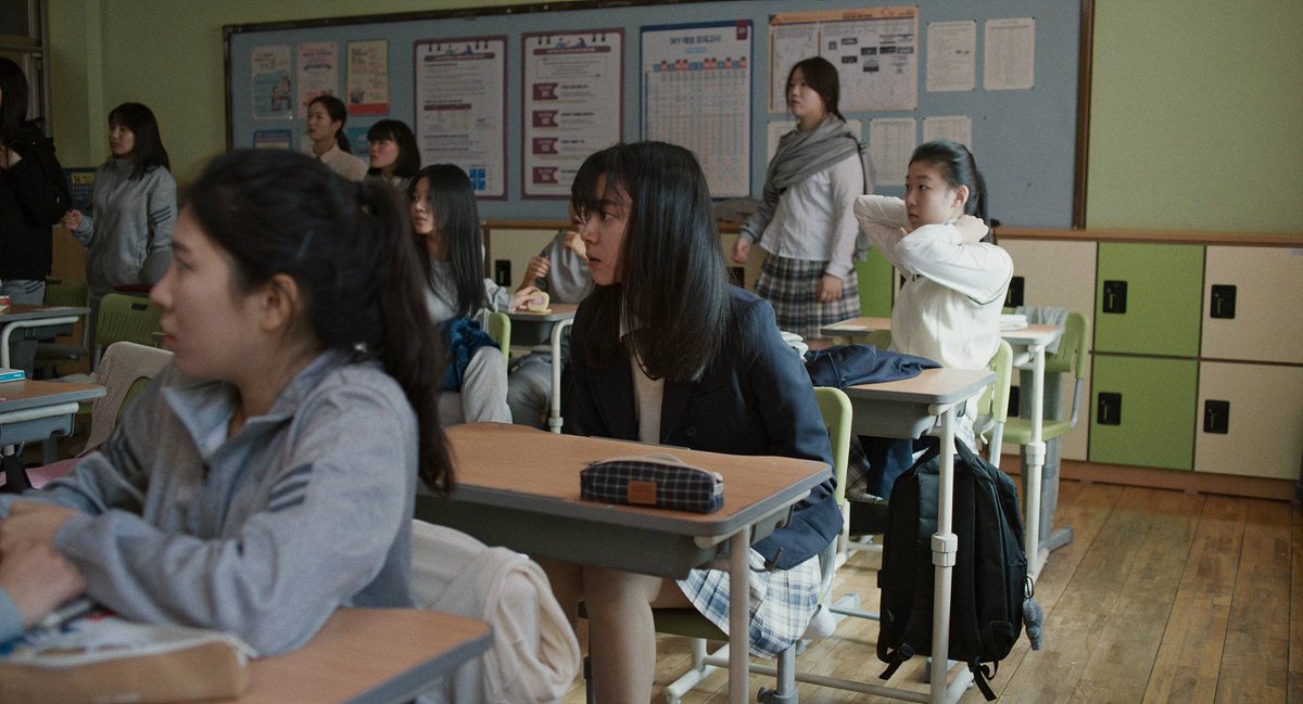 imbcenews's tweet image. [#애프터스크리닝] &apos;지우러 가는 길&apos; 임신한 소녀와 미혼모의 딸, 두 여고생의 잔잔한 울림 ★★☆
#지우러가는길 #EnRouteTo #유재인감독 #부국제 
#부산국제영화제 #BIFF #영화개봉 #iMBC연예 

잔잔하게 시작되는 영화이지만, 이게 정말 요즘 고등학생의 현실인지 충격적이고 심각한 상황이다. 믿고…