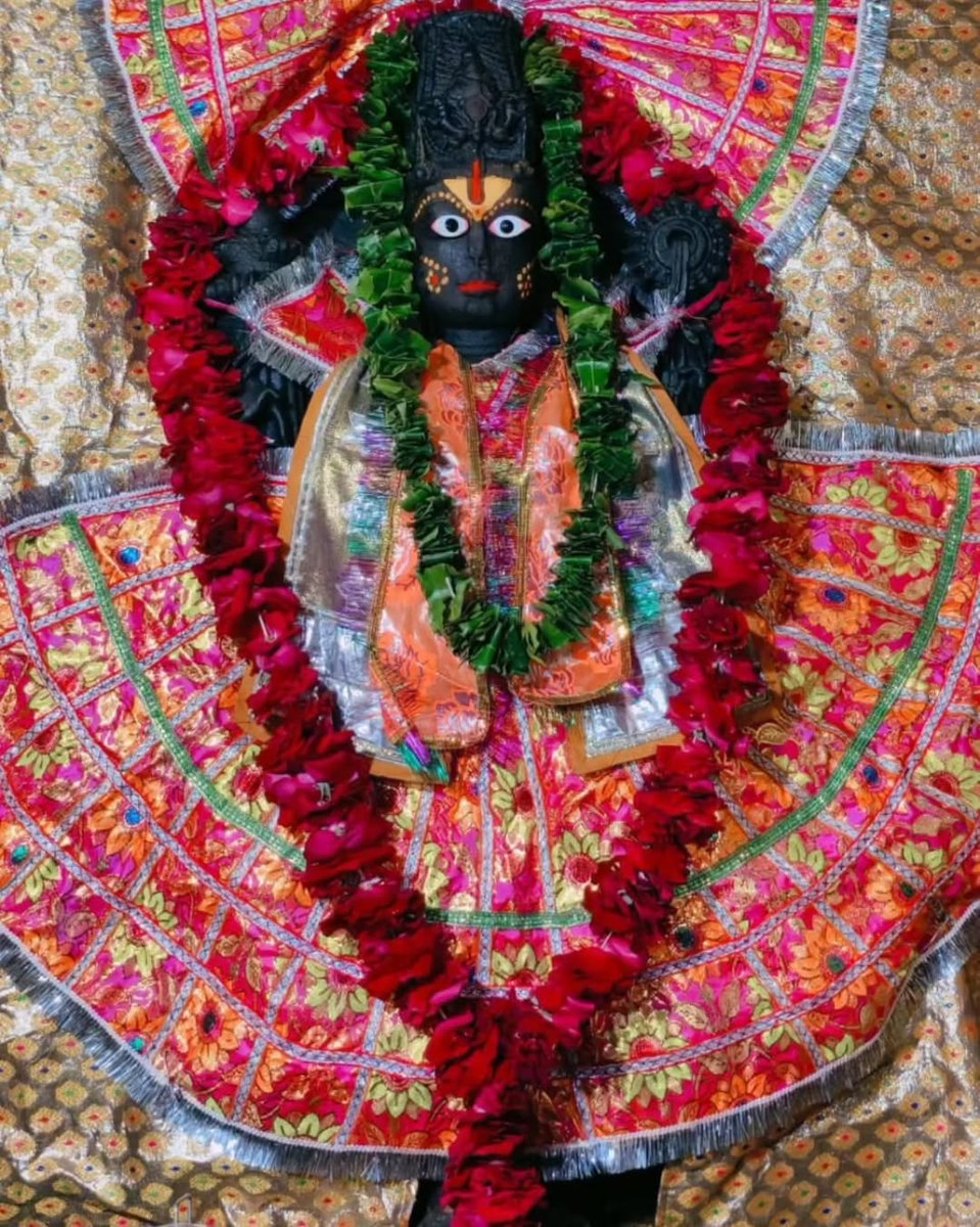 शांताकारम् भुजगशयनम् पद्मनाभम् सुरेशम्, 
विश्वाधारम् गगनसदृशम् मेघवर्णम् शुभाङ्गम्।

मंदसौर जिले के चंदवासा गांव स्थित धर्मराजेश्वर मंदिर में विराजमान पालनकर्ता भगवान विष्णु के हरिहर स्वरूप की कृपा सभी प्रदेशवासियों पर बनी रहे और उनका आशीर्वाद सभी के कल्याण का मार्ग प्रशस्त करे,