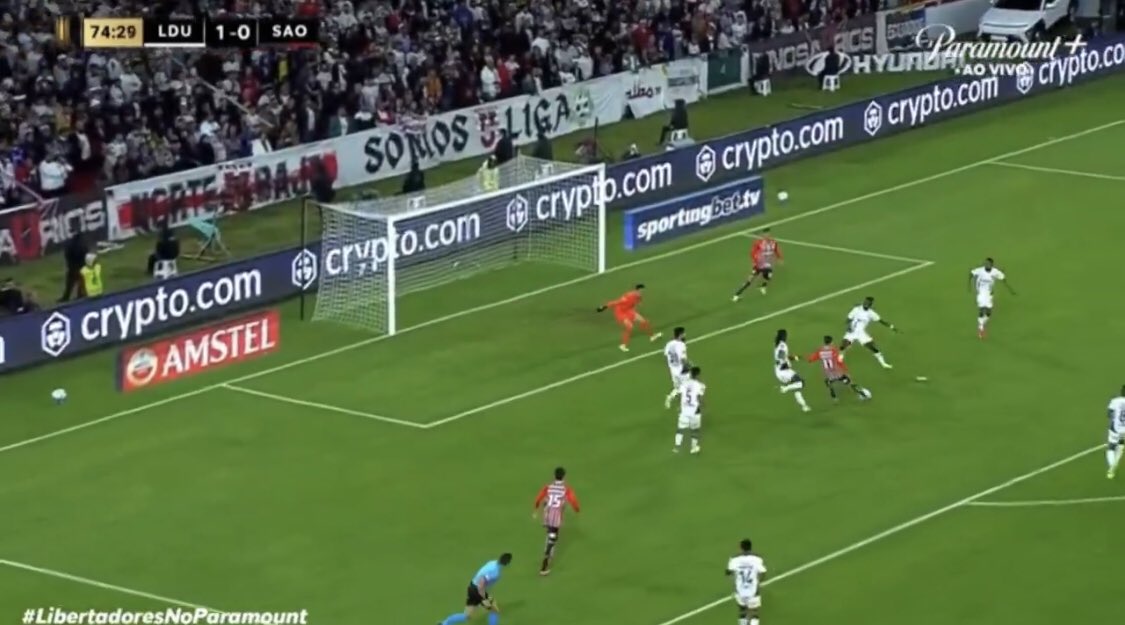 Isso aqui é sacanagem com o torcedor.

Displicência total!