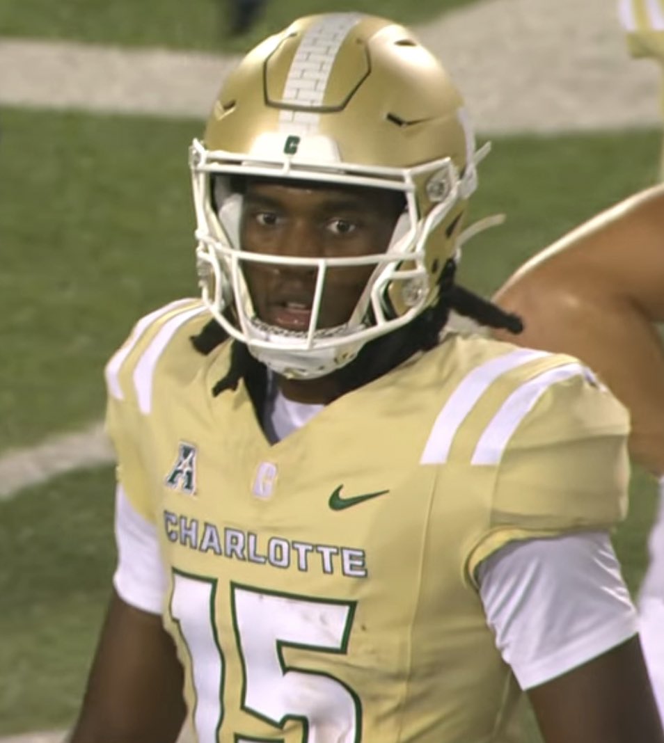 Great color-on-color uniform matchup between Rice and Charlotte tonight 🦉⛏️