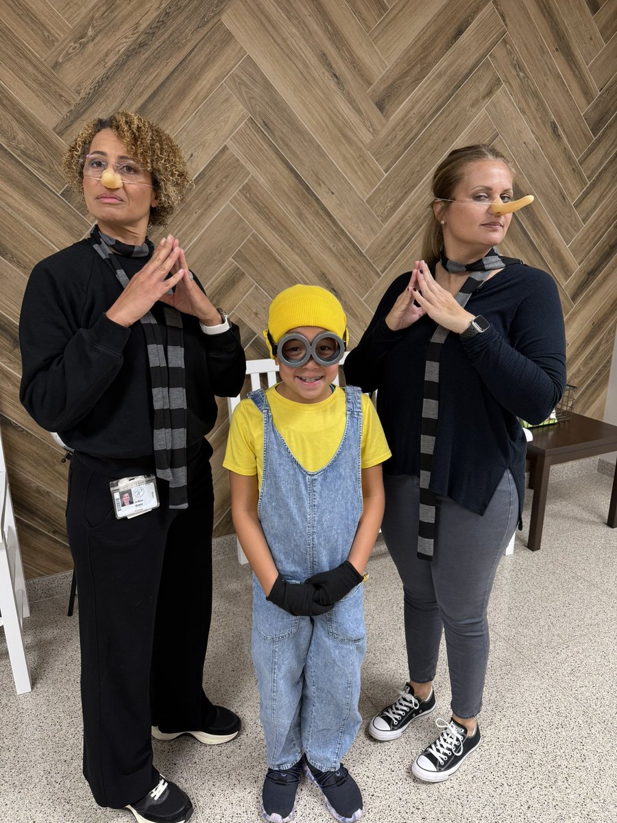 SpradleyElem's tweet photo. Today, staff dressed as Gru and students as Minions to show some love for @RockHillHS and letβs just say, it was one in a Minion kind of day!π So much fun, laughter, and school spirit! #MinionTakeover #RockHillPride https://t.co/K77uce4IAm